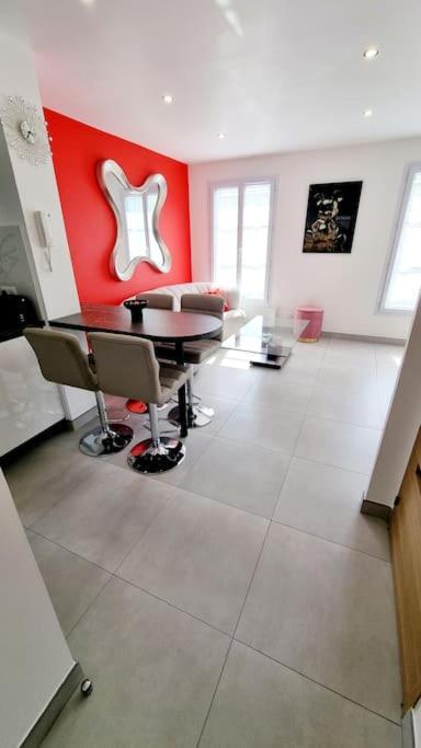 Luxury Serris