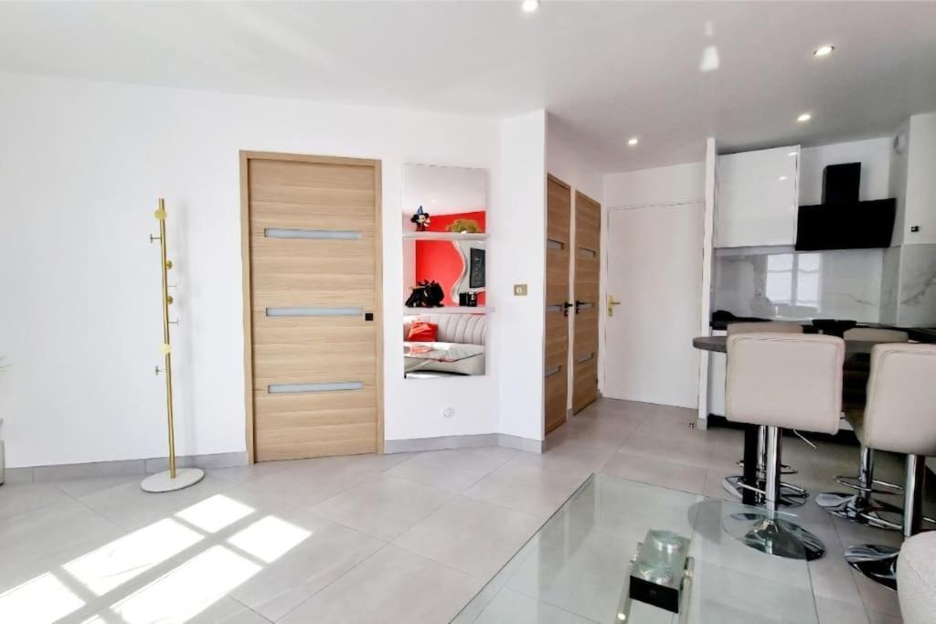 Luxury Serris