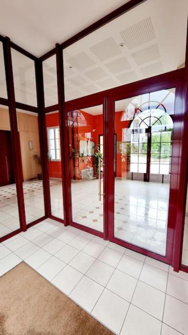 Luxury Serris